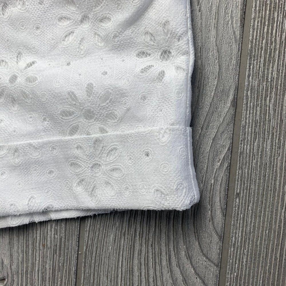 New York & Co 7th Ave Design White Lace Shorts - Picture 4 of 9